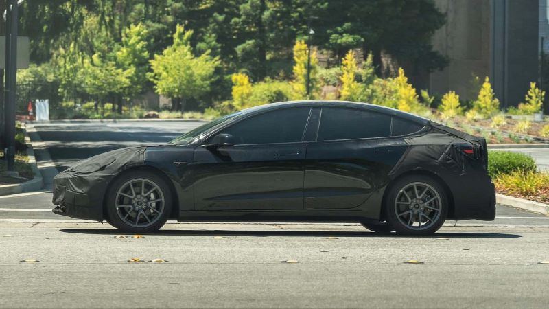 Plik:Tesla Model 3 FL.jpg