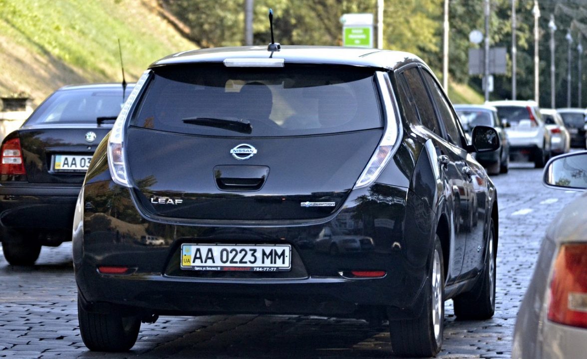 Ukraina ZNOSI akcyzę i VAT (!) na samochody elektryczne